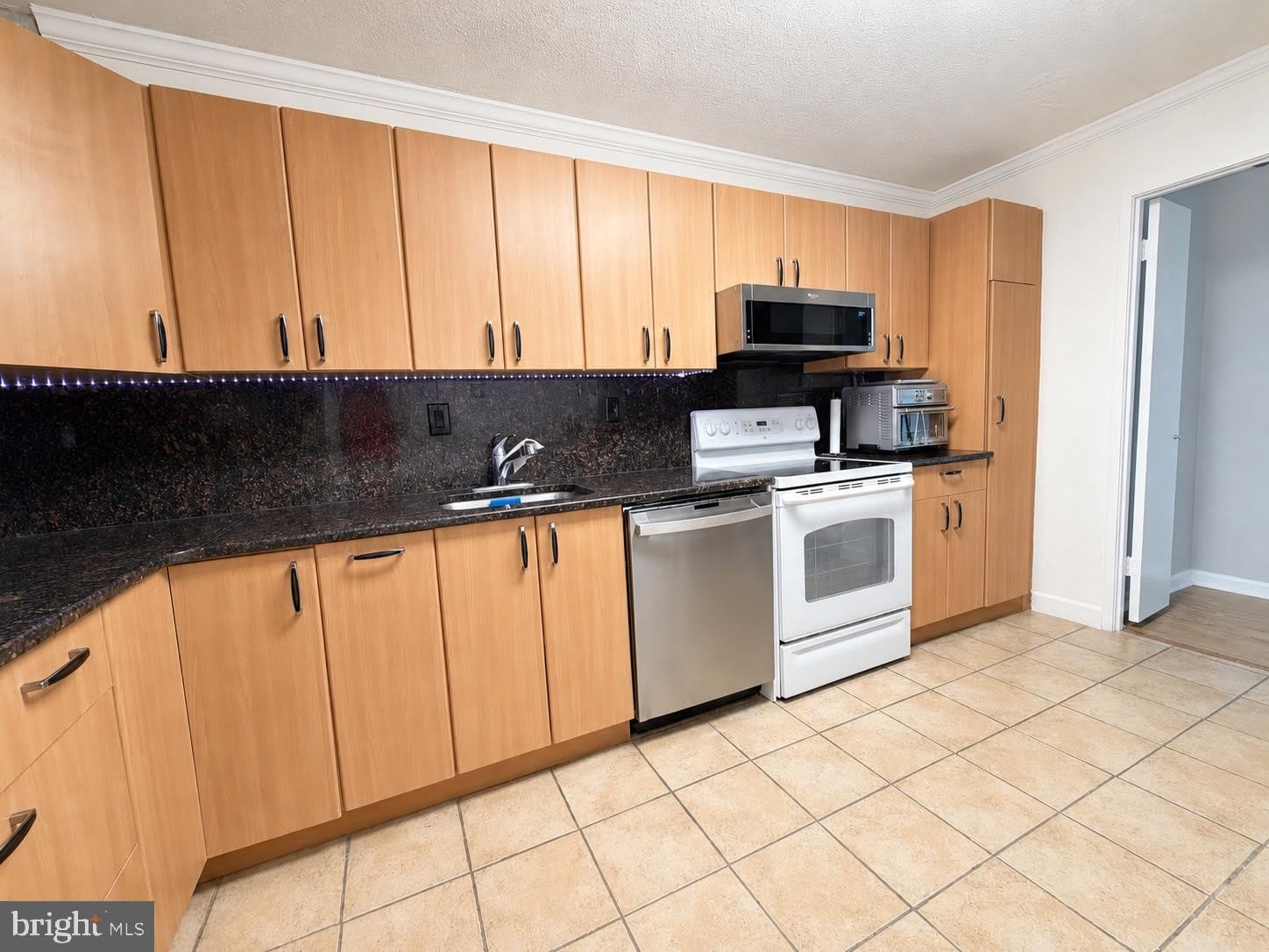 307 YOAKUM Parkway – photo 3