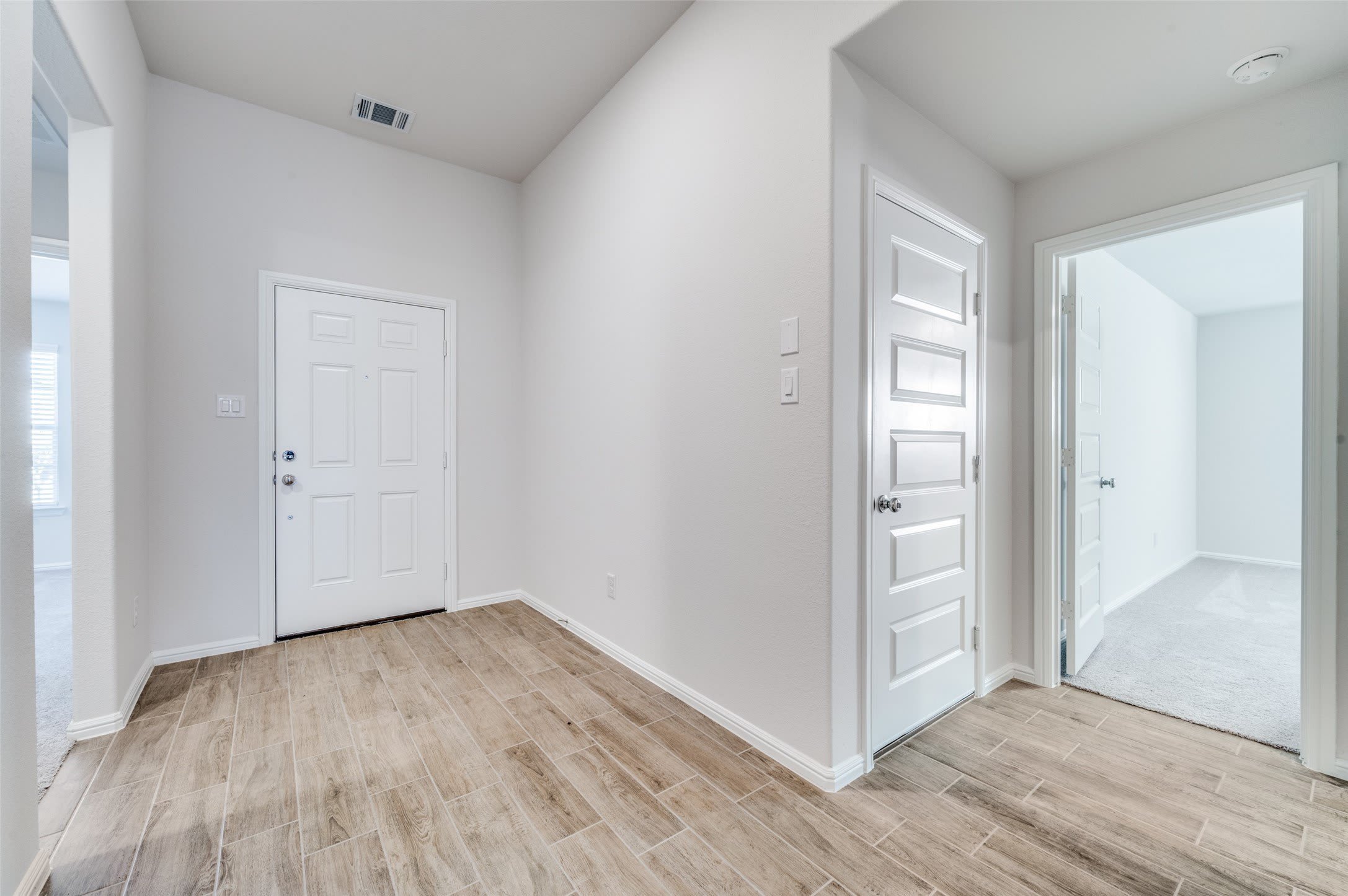6445 Auburn Dale Road – photo 2