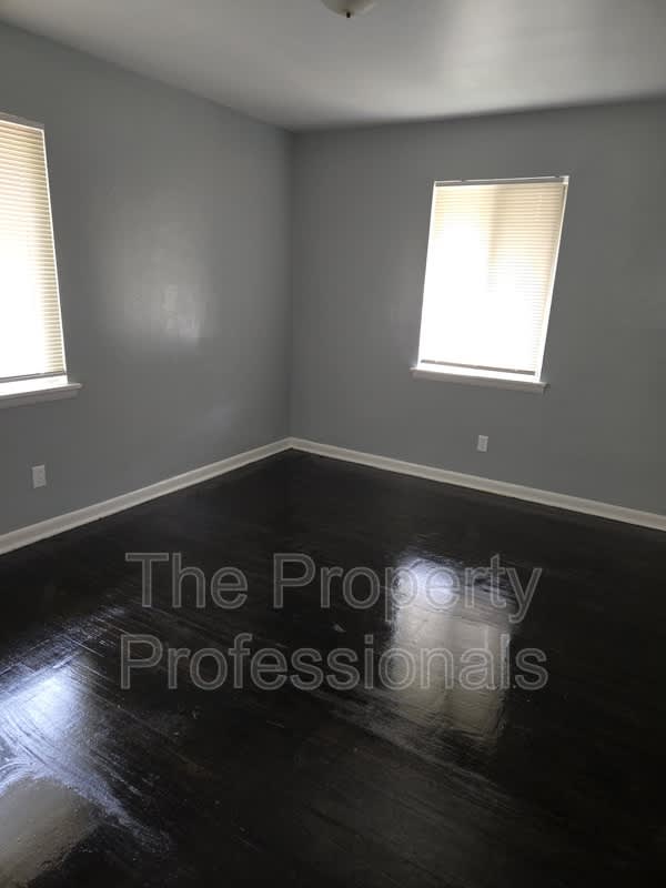 7750 Rugby Avenue – photo 4
