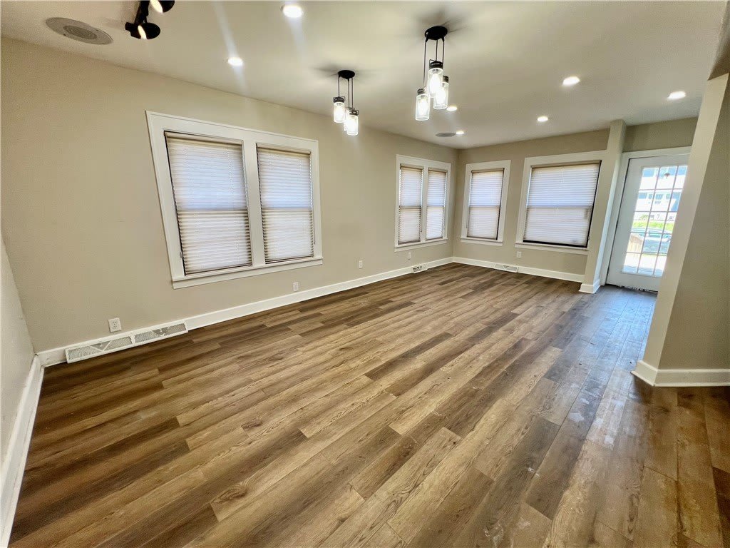 2 E Moody Ave – photo 5