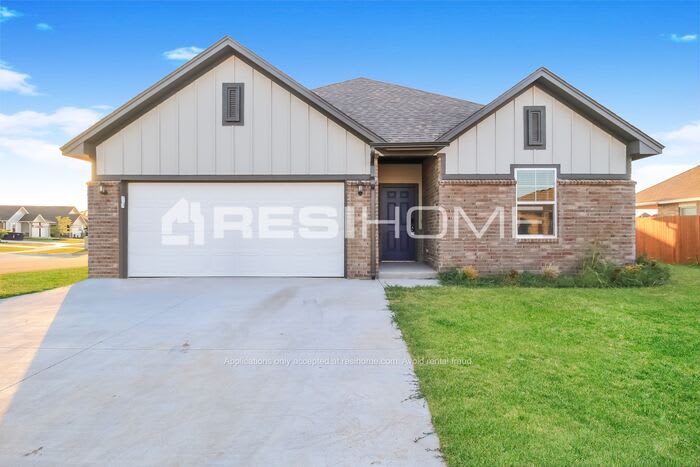 9005 Northwest 142Nd Street – photo 1