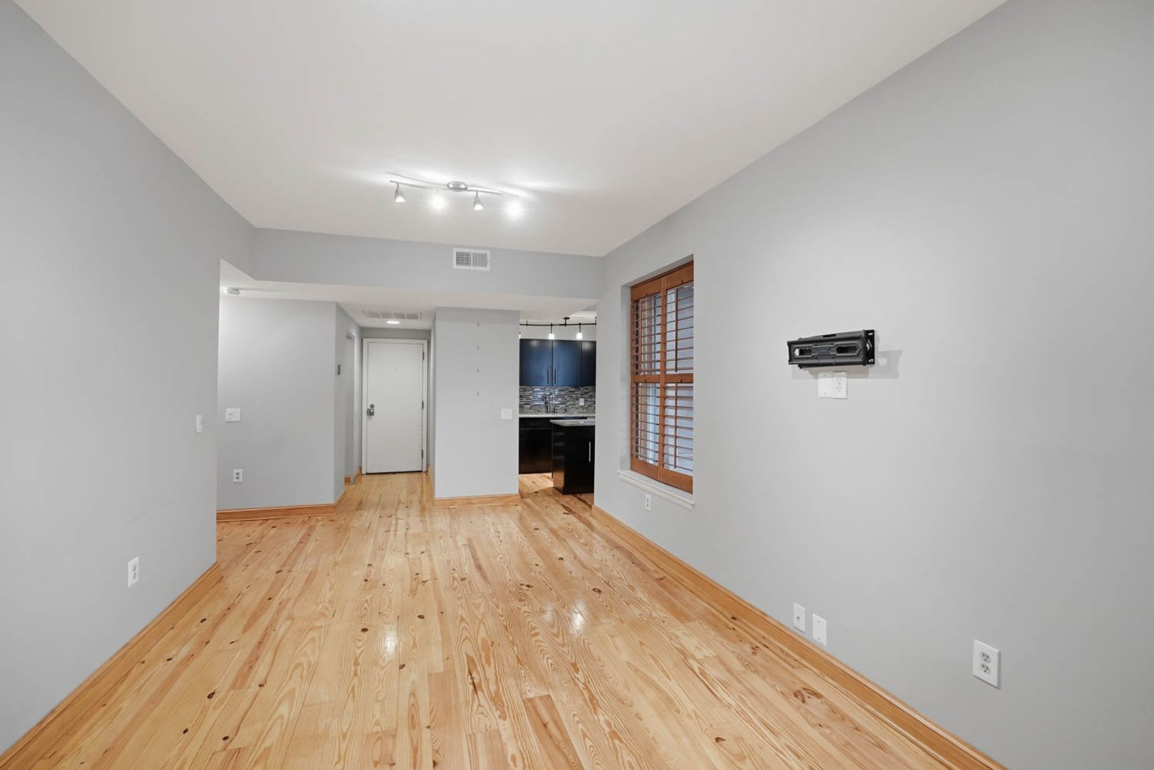 Adams Morgan Condo – photo 4