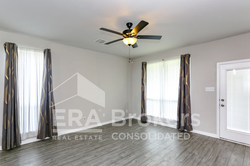 909 Clanton Cove – photo 3