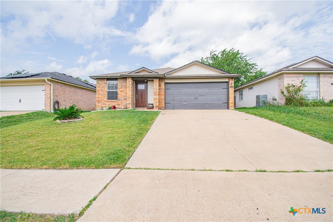 1213 Fox Creek Drive – photo 1
