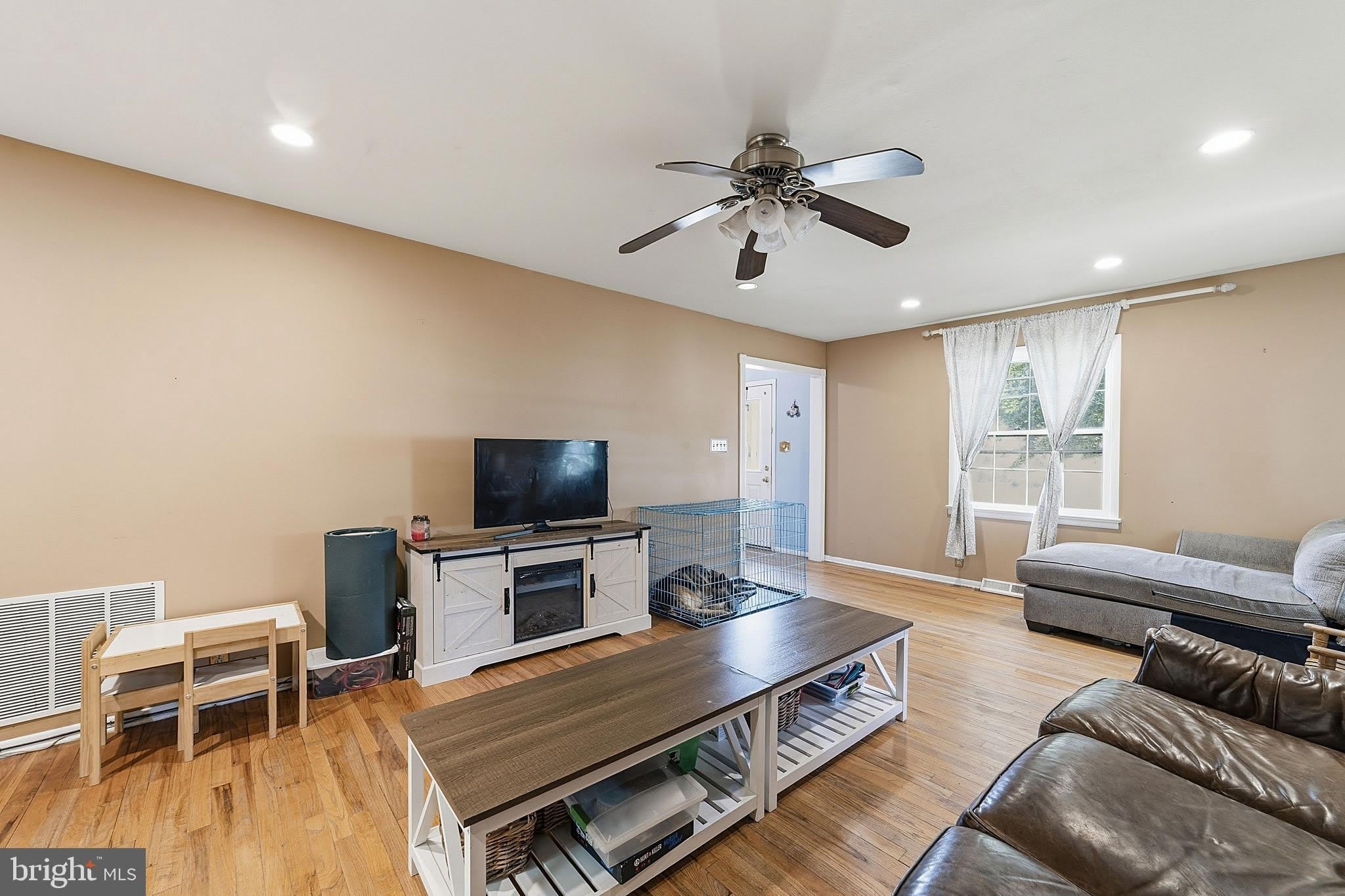 292 GLENN AVE – photo 4