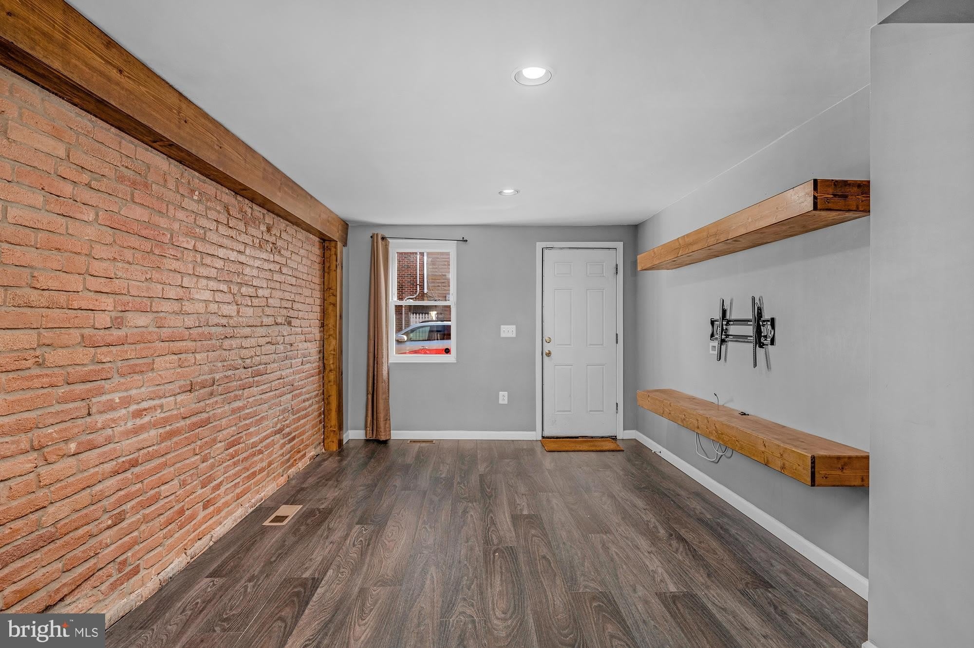 106 S Regester Street – photo 3