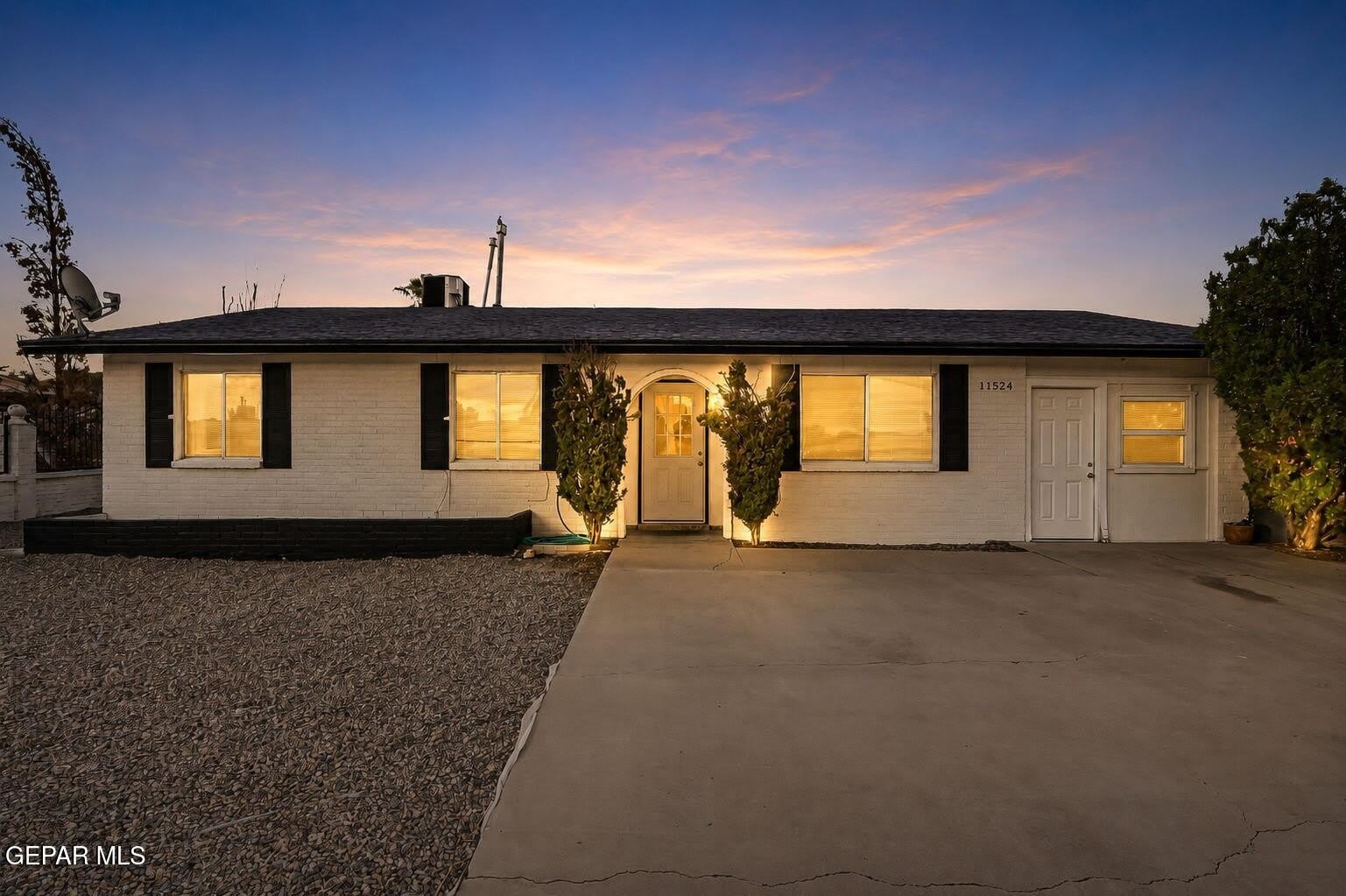 11524 MEADOWBROOK Drive – photo 2