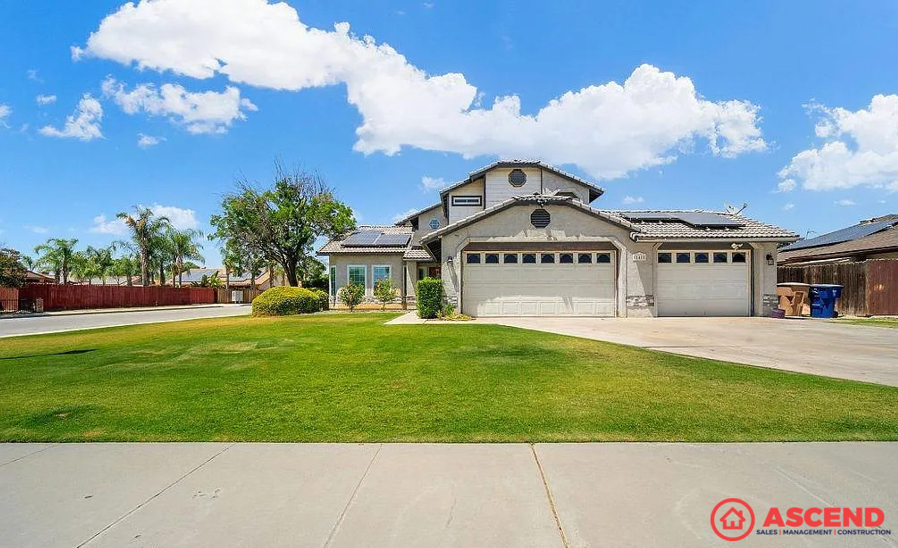 Luxury 4 Bed 3 Bath Home In 93312 Fully Equipped With Pool – photo 2