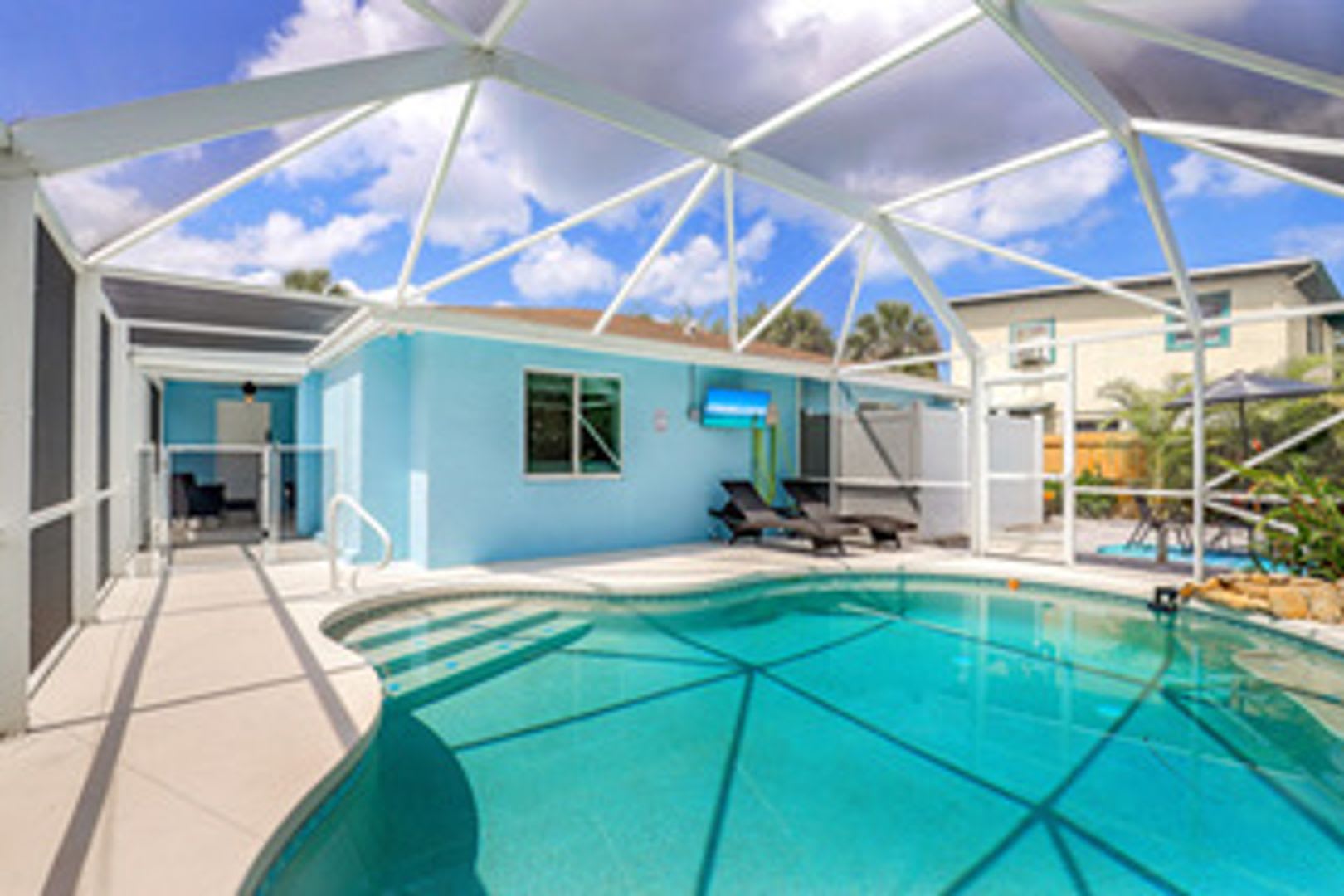 Ask About The Two Weeks Free Ready For A New Tenant On 9 1 2026 Completely Remodeled Beautiful 2 1 Unit For Annual Tenant Available Asap Starting 9 1 2024 – photo 1