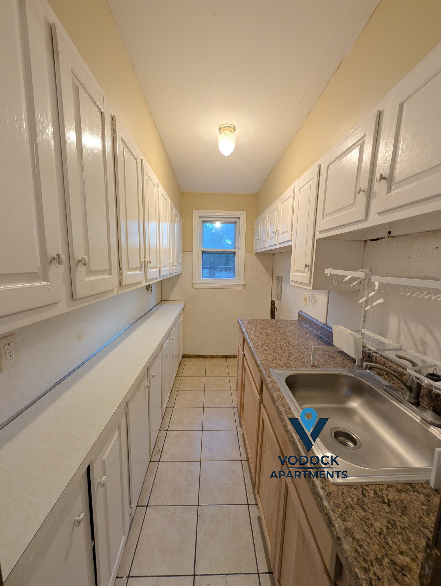 582 Ferry St – photo 3