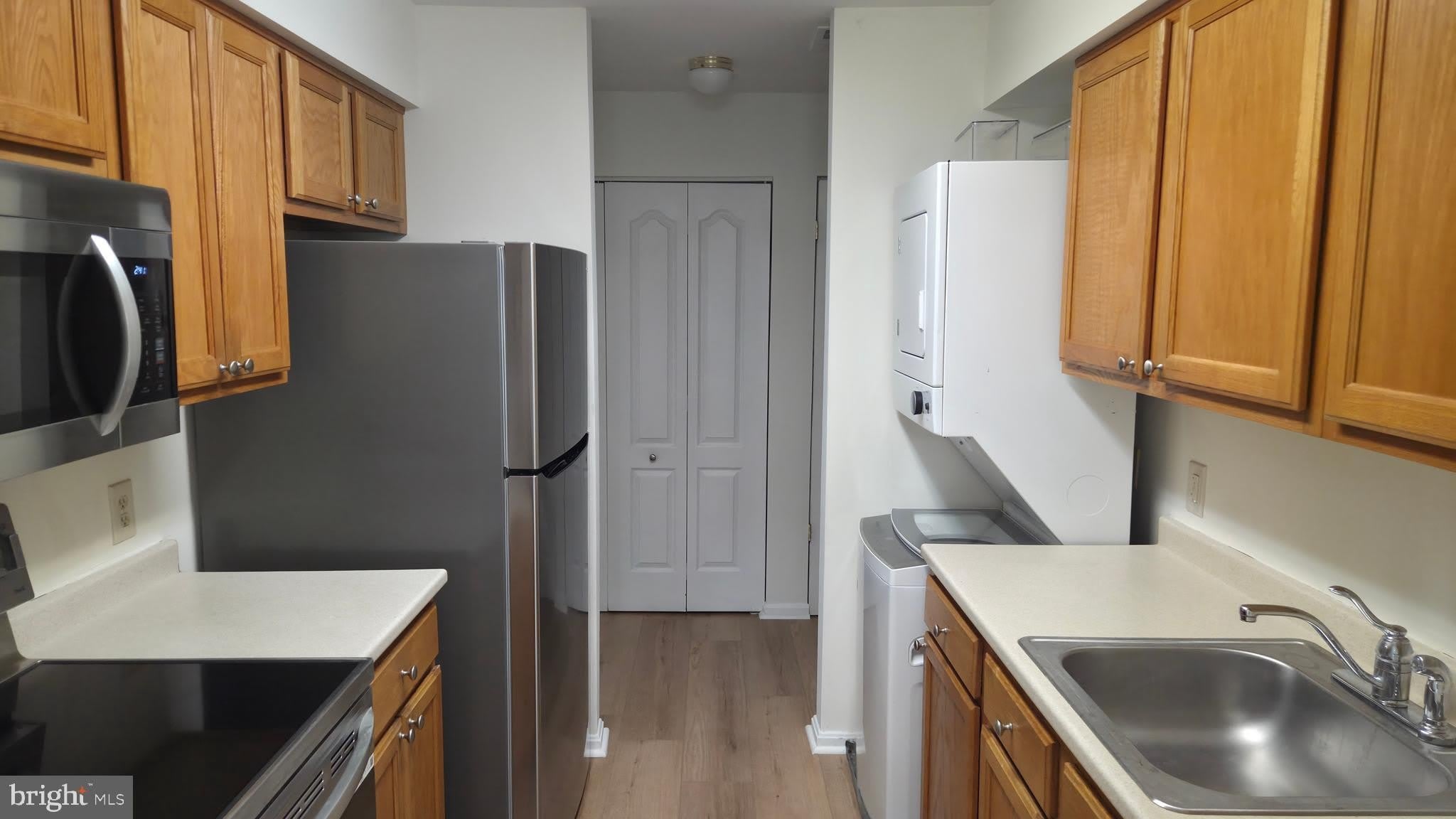 8387 MONTGOMERY RUN Road – photo 3