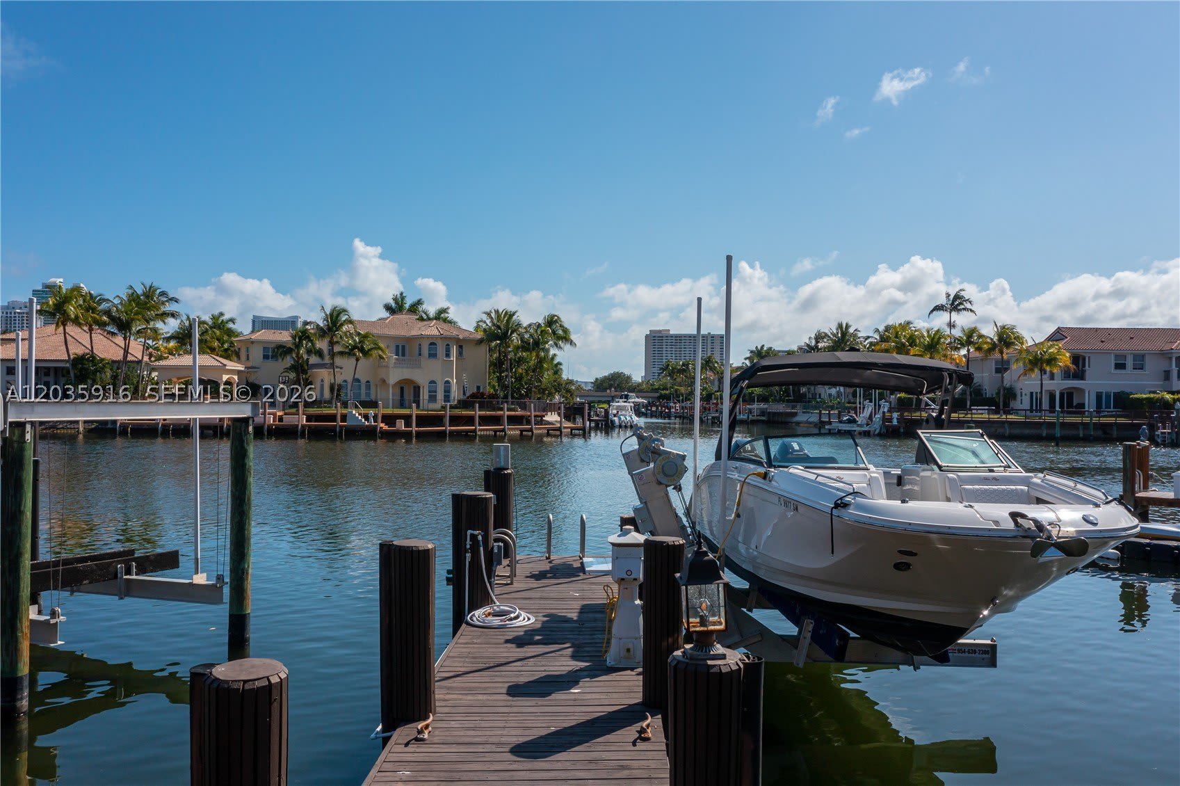 954 Sanibel Dr – photo 2