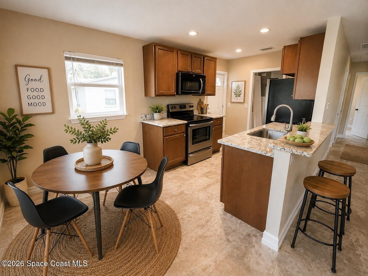 230 Crown Boulevard – photo 3