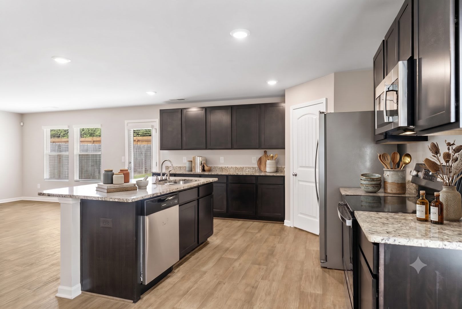 Southgrove / 105 Echline St. – photo 3