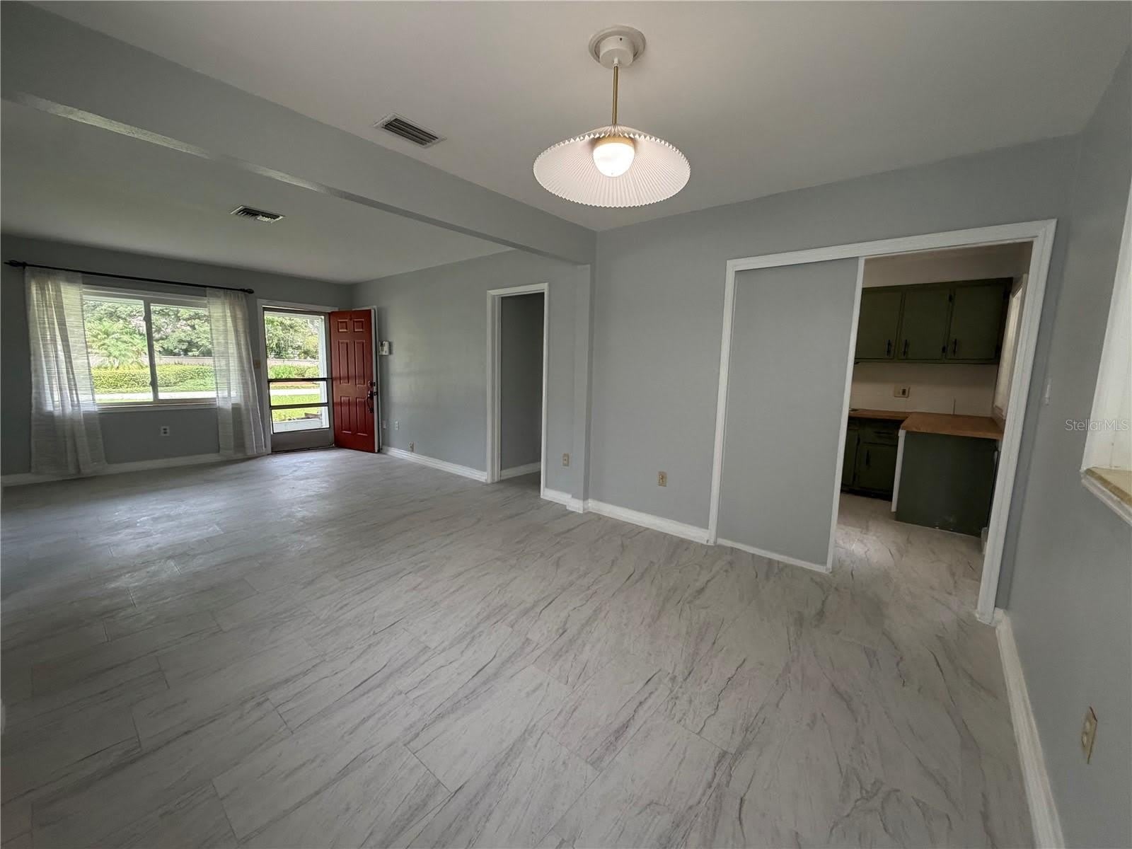 710 WINTHROP Place – photo 4