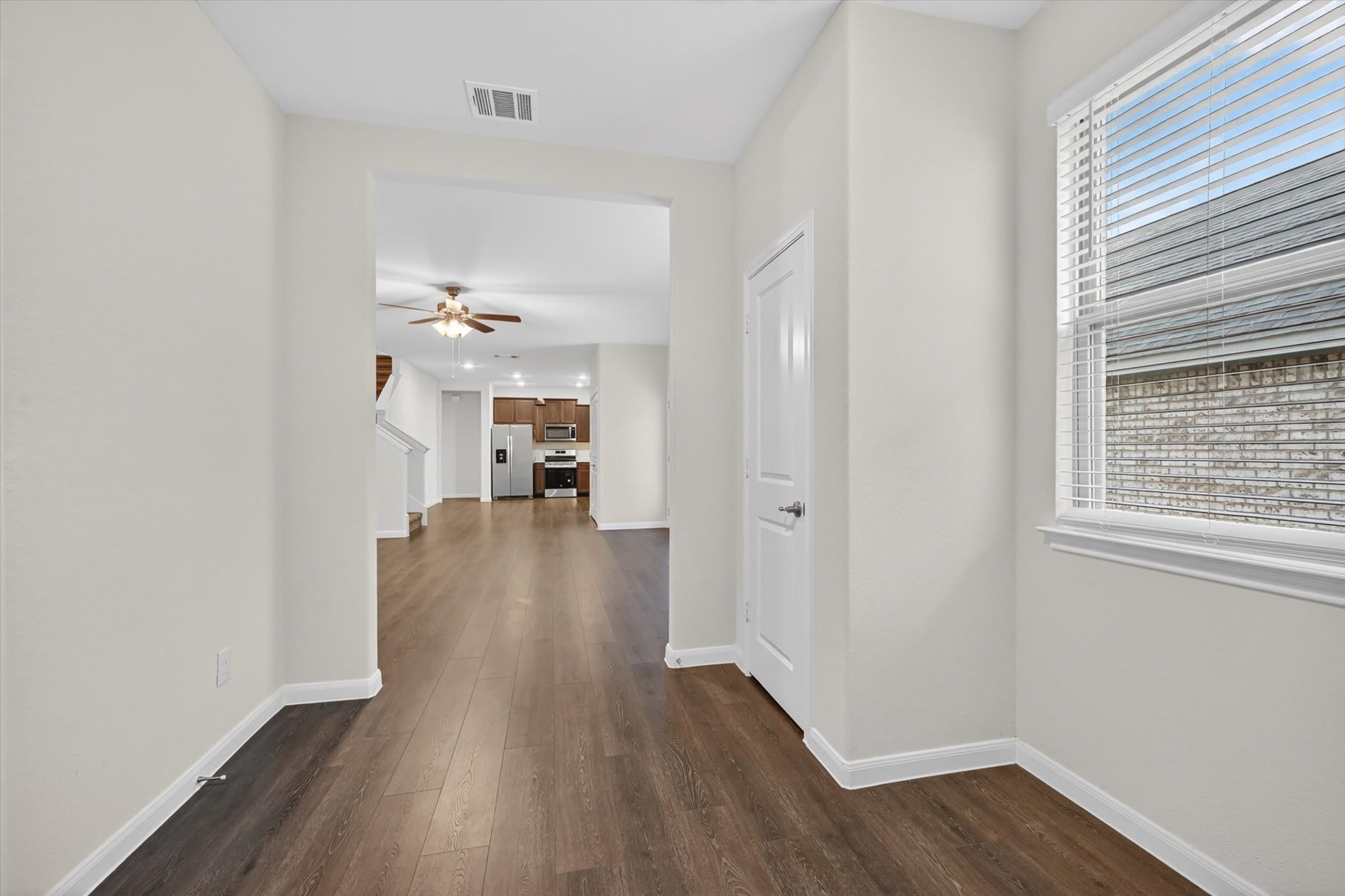 3955 Oak Creek Circle – photo 2
