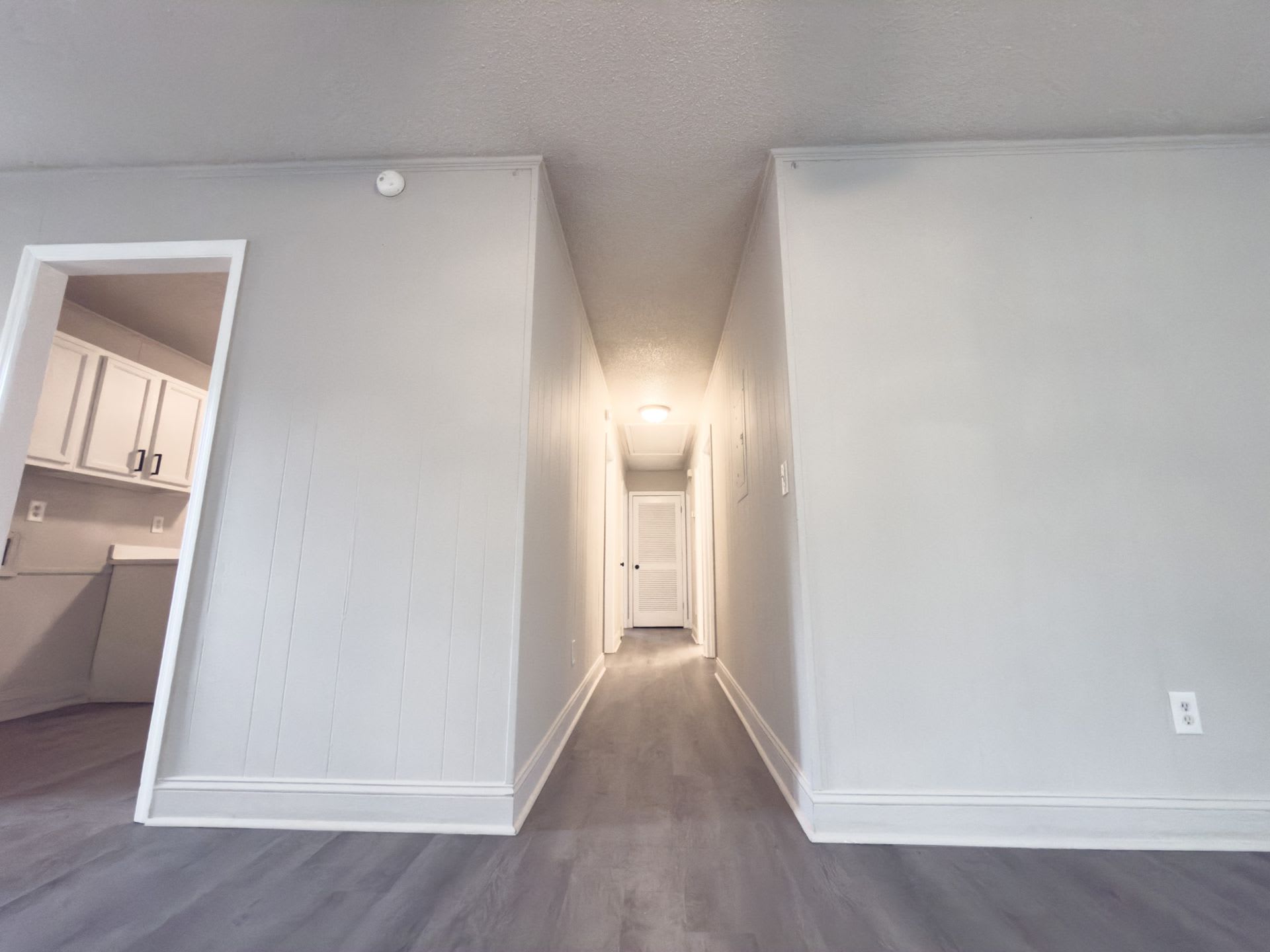 836 White Oak Dr – photo 5