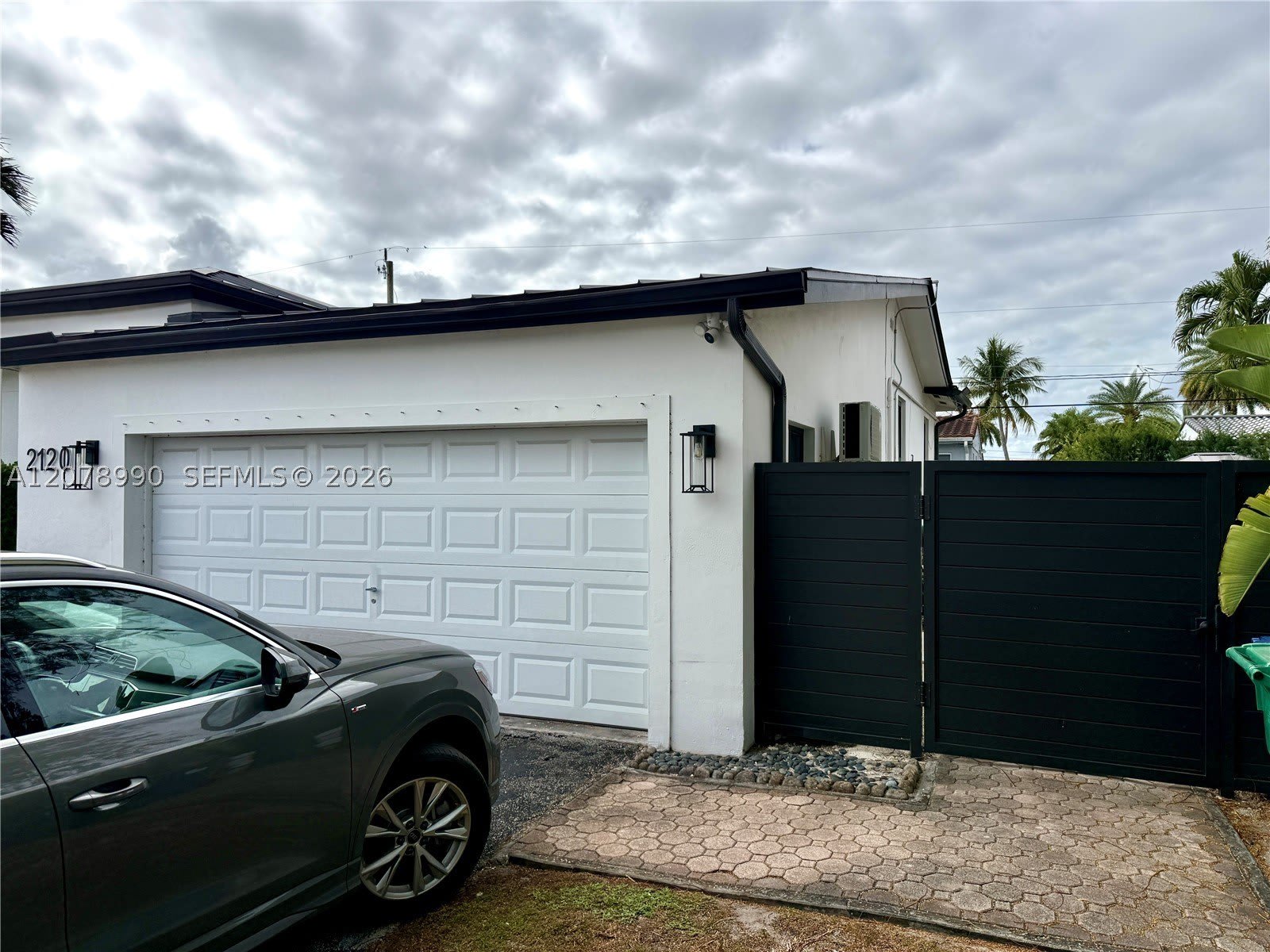 2120 SW 83rd Ave – photo 1