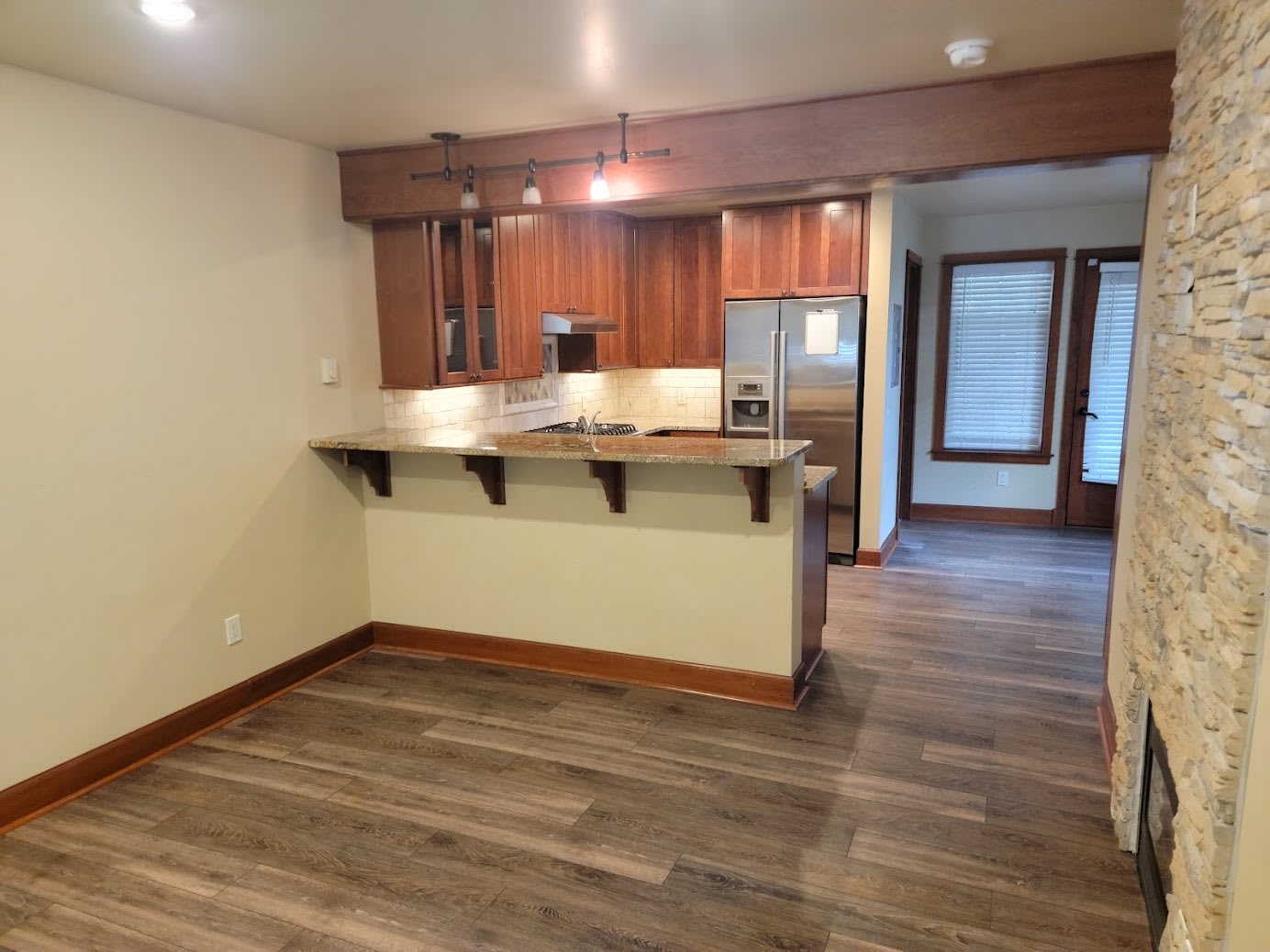631 East Croy Street – photo 3