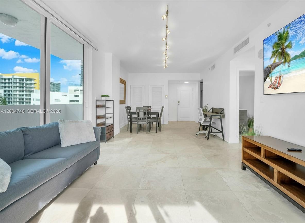 500 Northeast 29th Street – photo 3