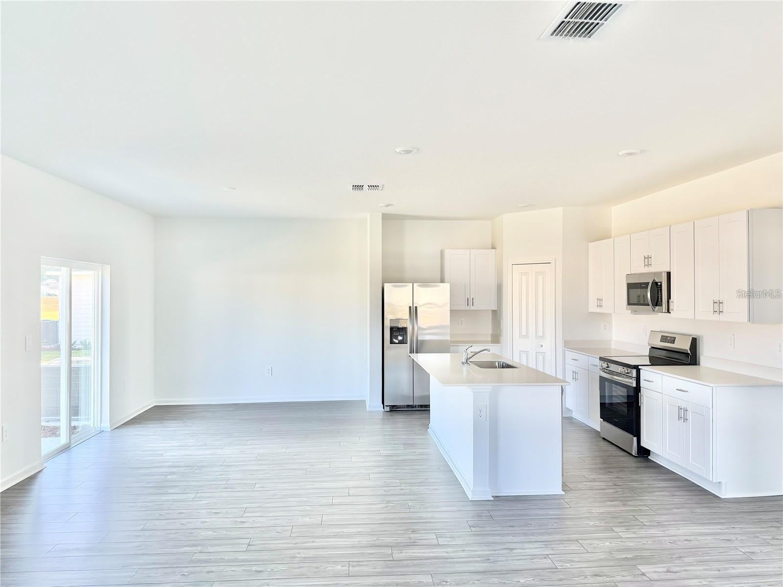 3783 NE 30TH Terrace – photo 4