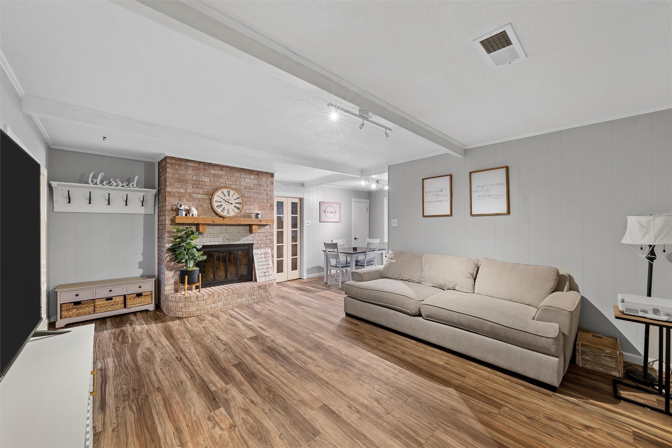 518 Fairway Road – photo 2