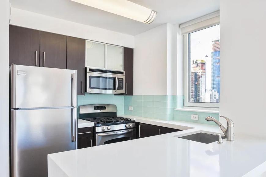 515 Ninth Avenue – photo 3