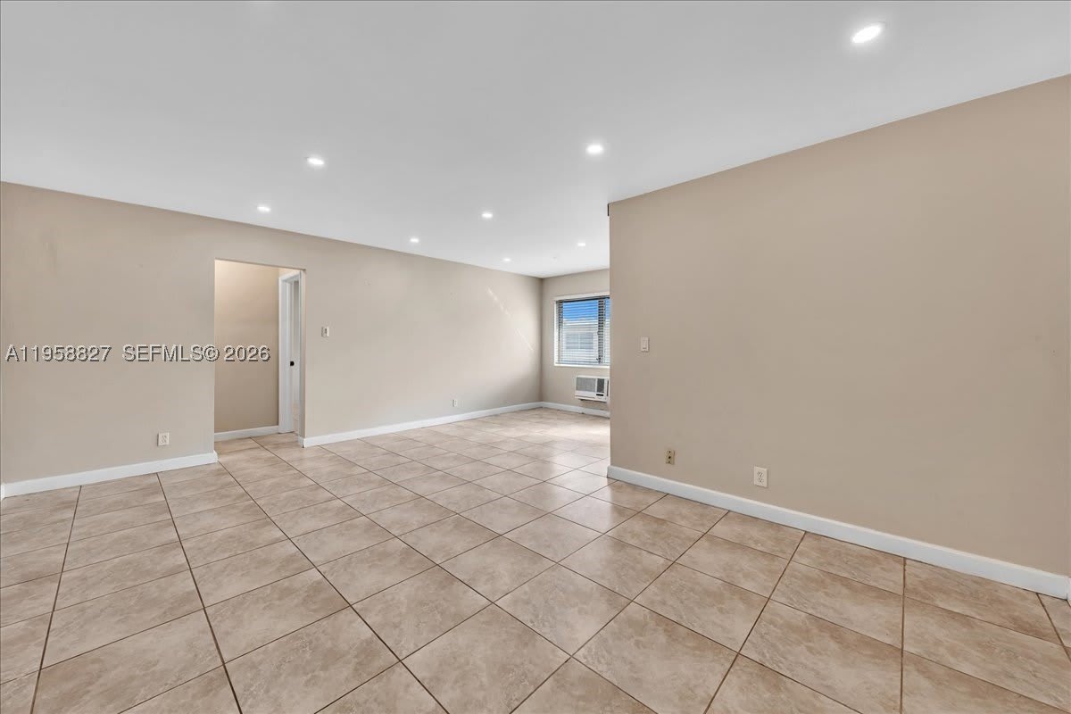 707 S 19Th Ave – photo 5