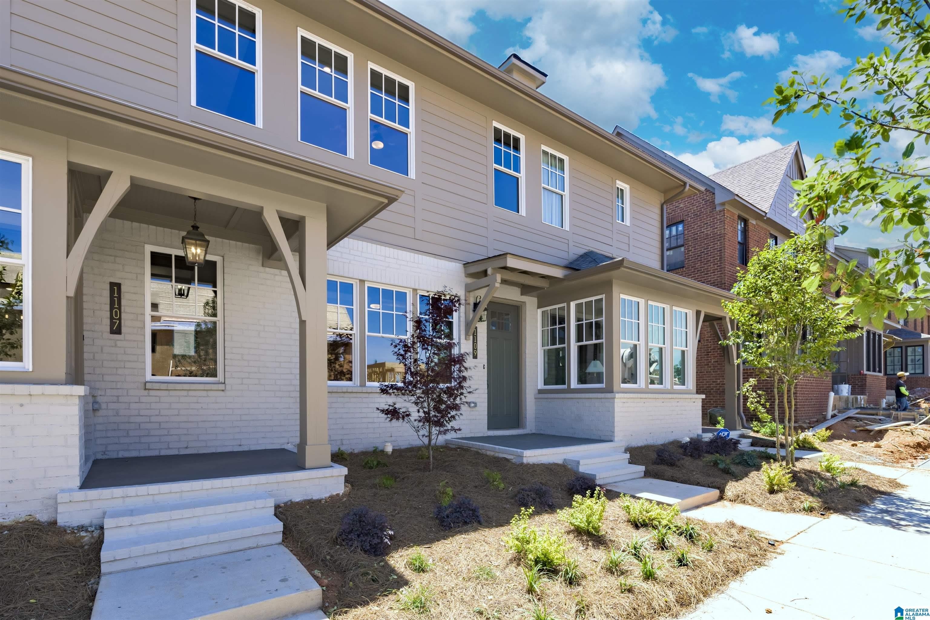 1109 WINDSOR SQUARE – photo 2