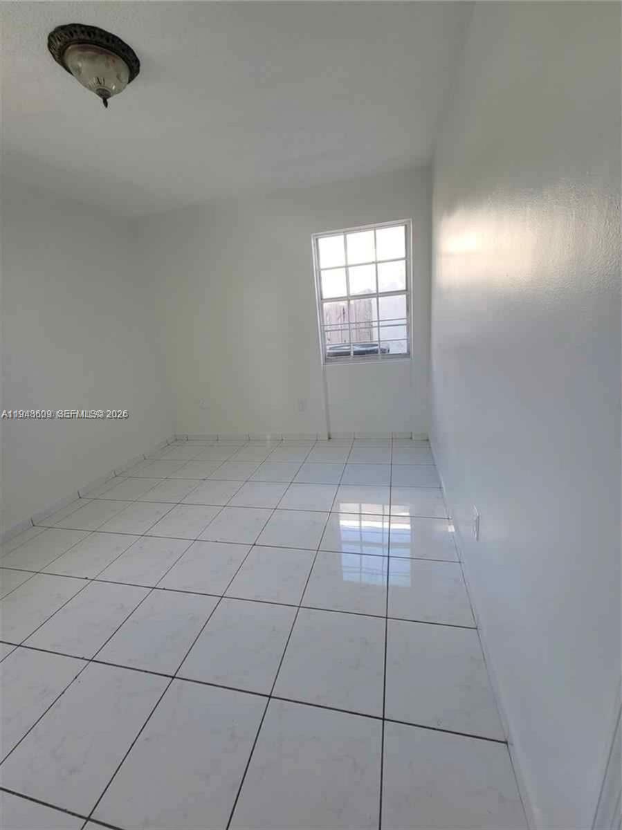 12305 Southwest 42nd Street – photo 4