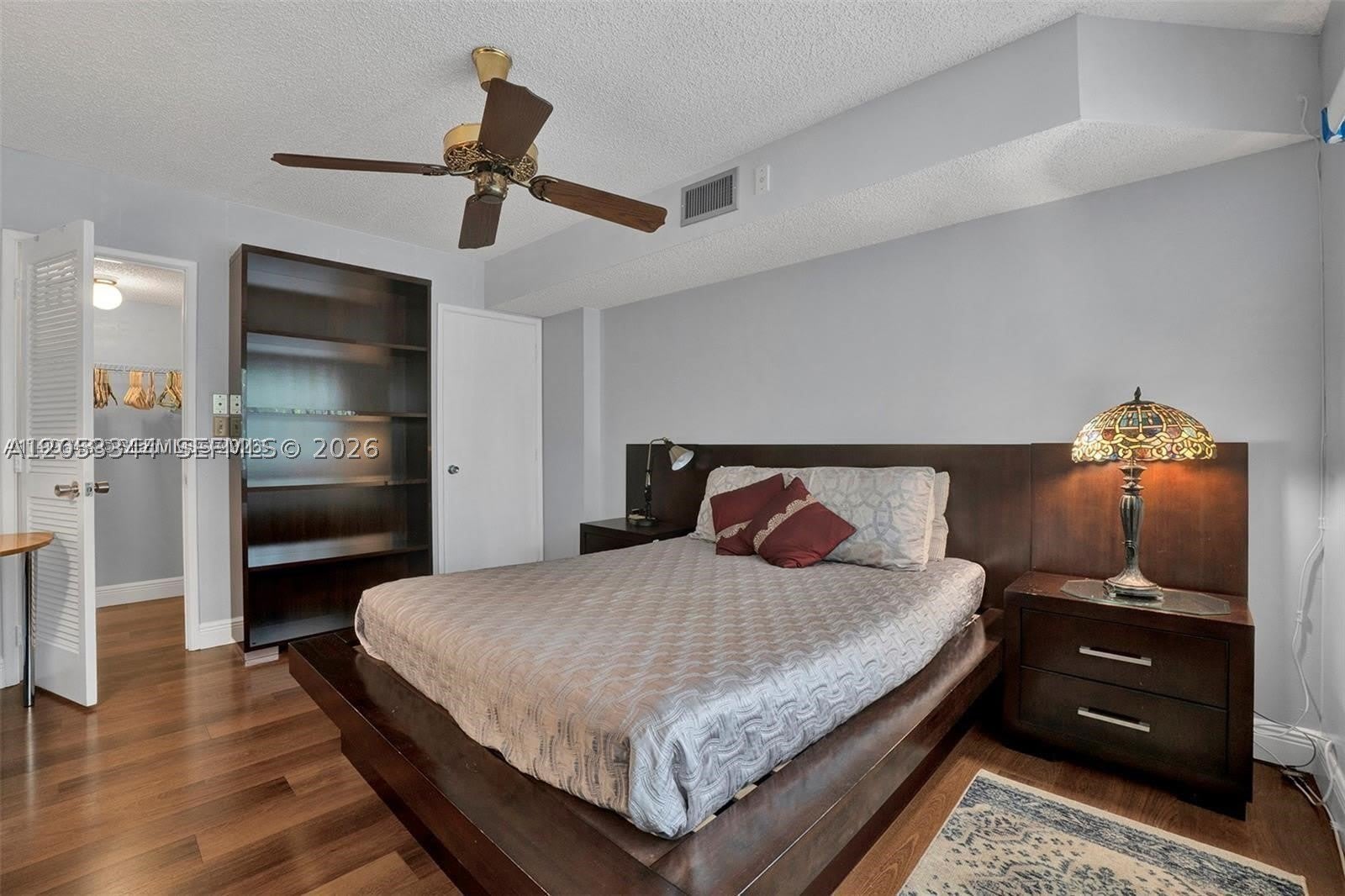 3970 Oaks Clubhouse Dr – photo 2