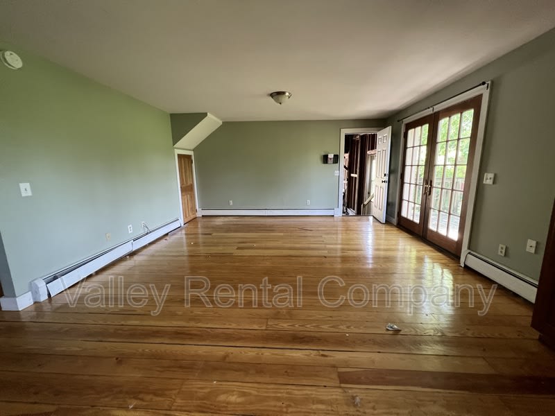 121 Bay Road – photo 4