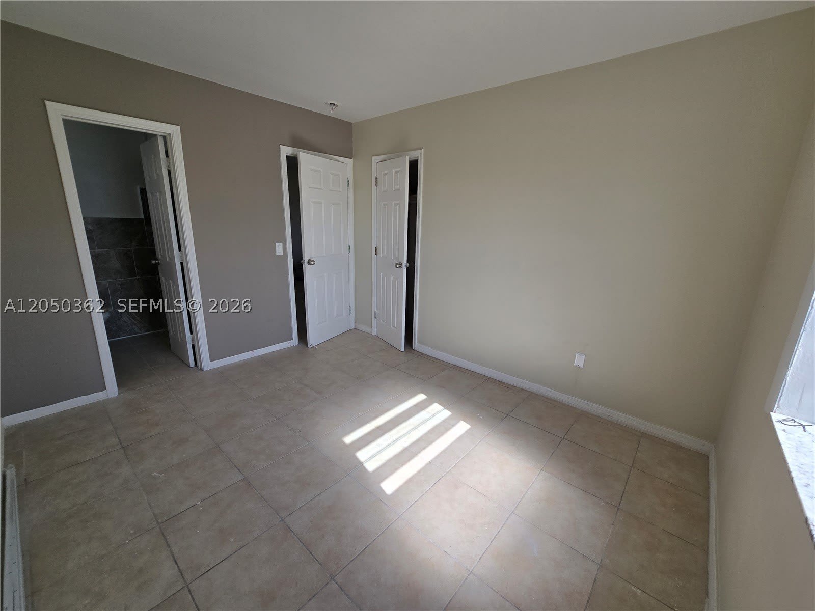 724 SW 7th Ter – photo 2