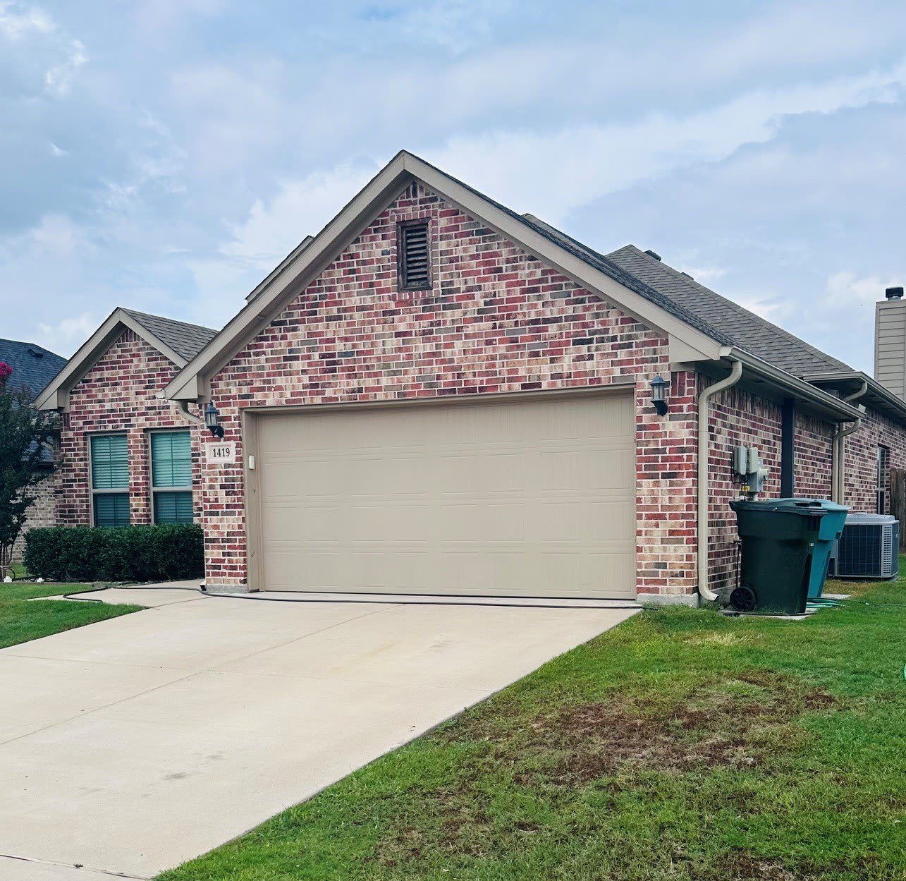 1419 Ascot Avenue – photo 2