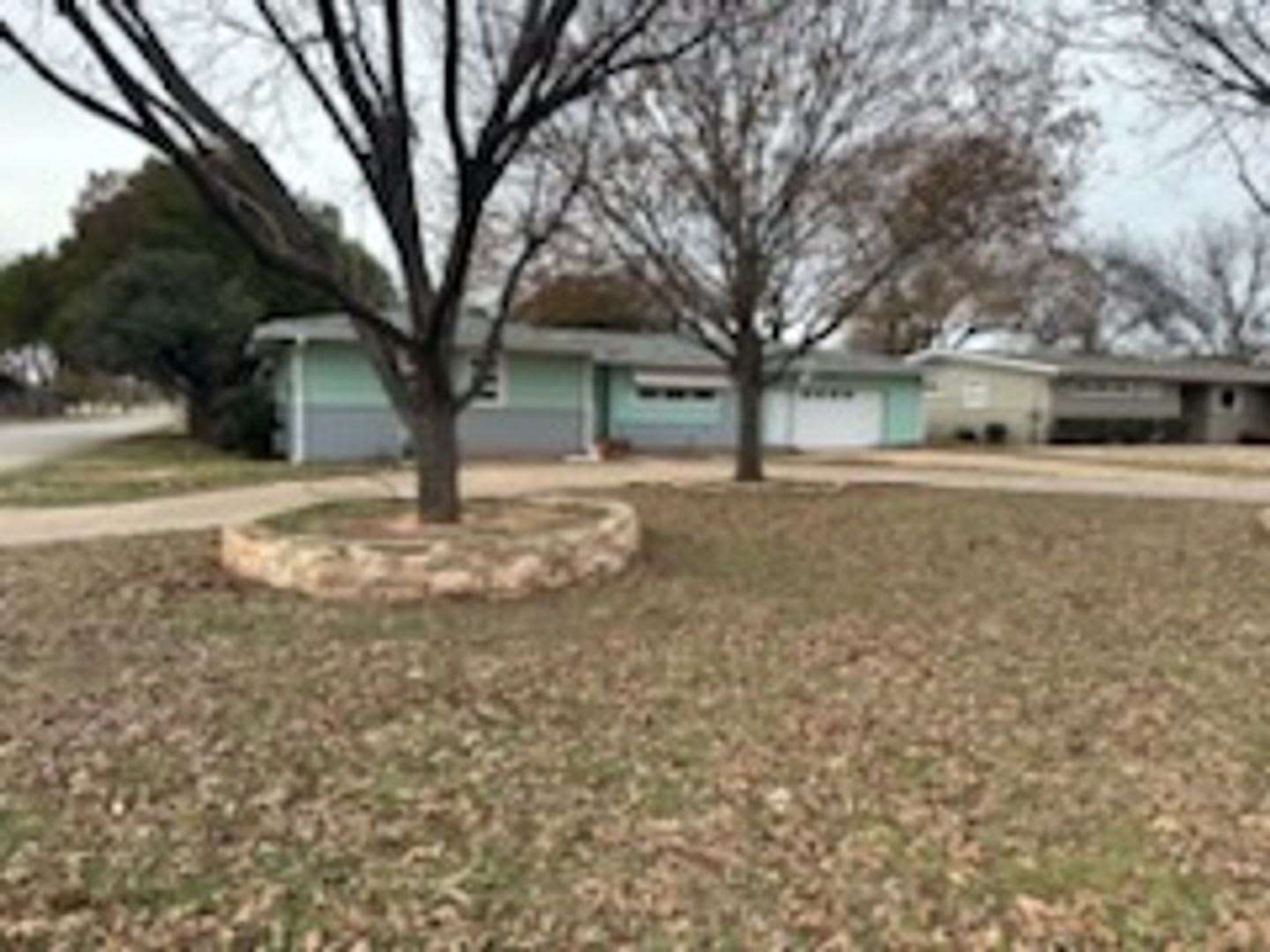 3 Bed 2 Bath Home With Pool – photo 2
