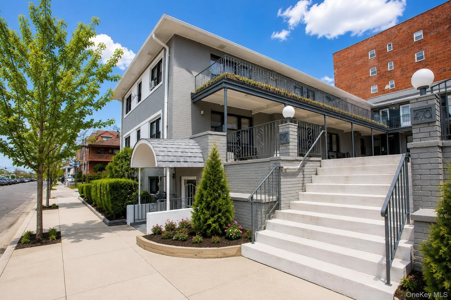 470 E Broadway – photo 3