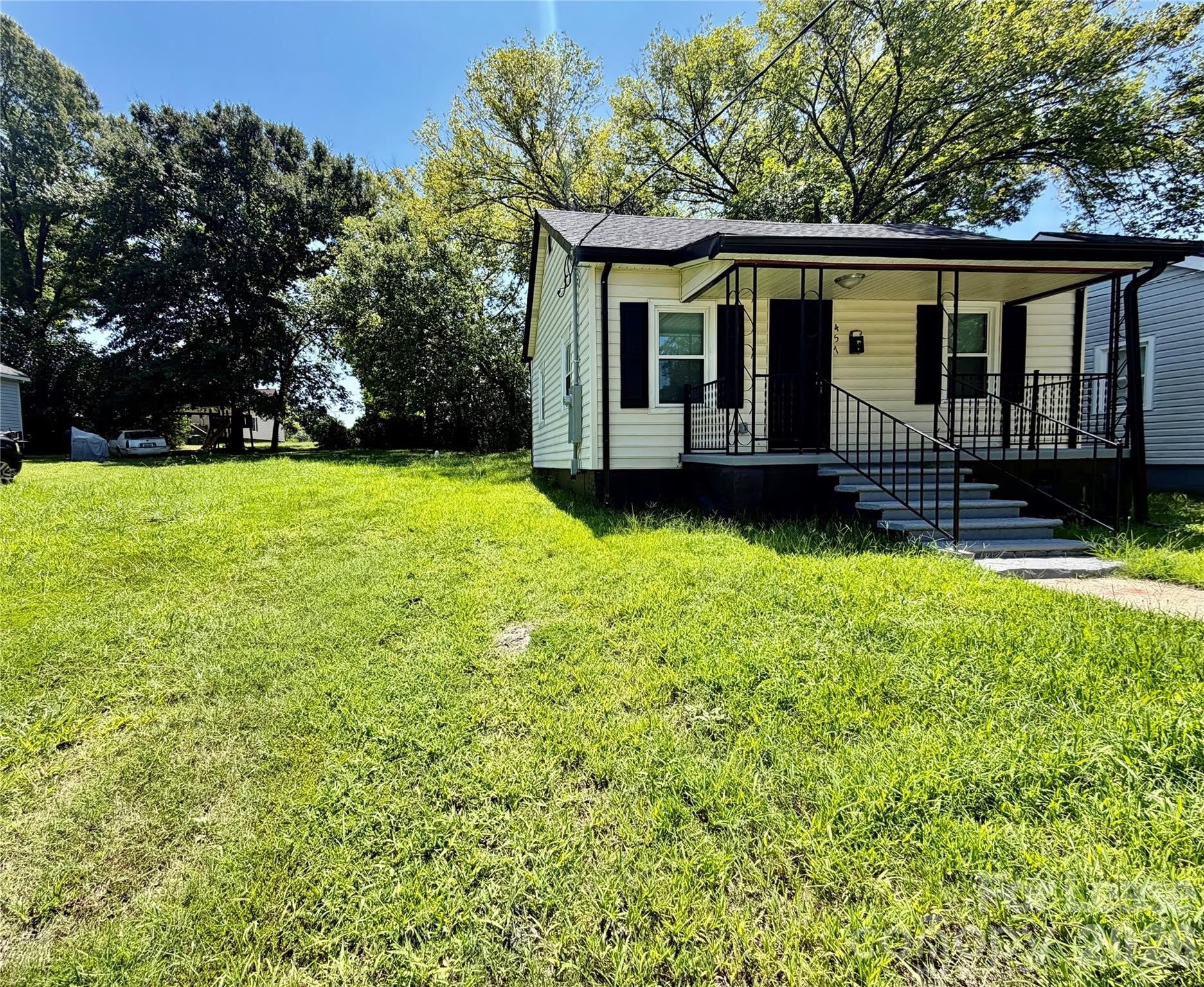 457 Fewell Street – photo 2