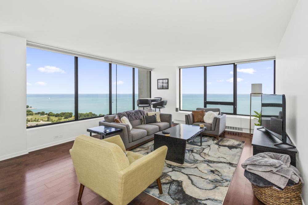 2800 N Lake Shore Drive – photo 1
