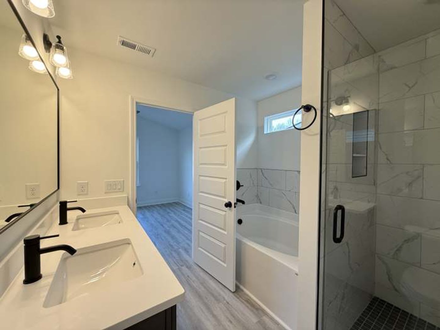 For Rent 3 Bedroom 2 Bath Home + Bonus Room – photo 5
