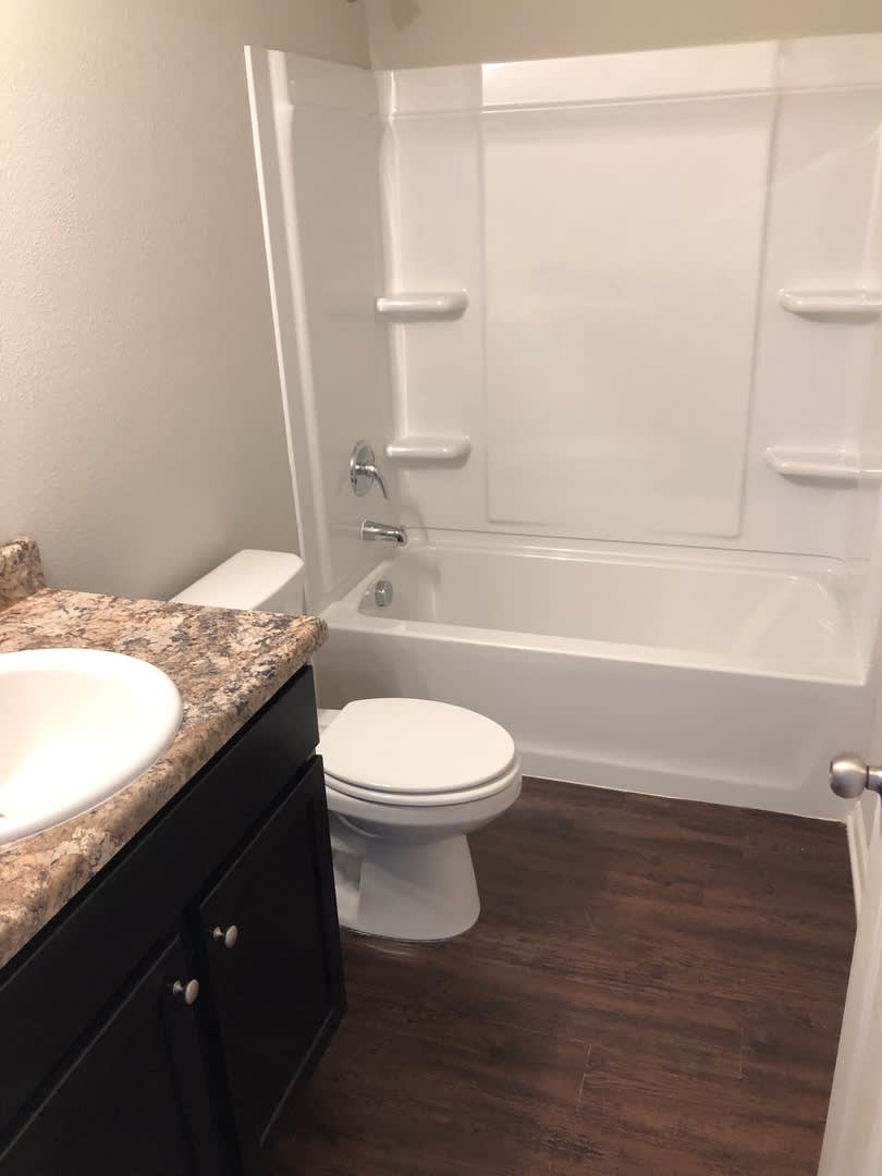 3bed 2bath Home in Valley View – photo 3