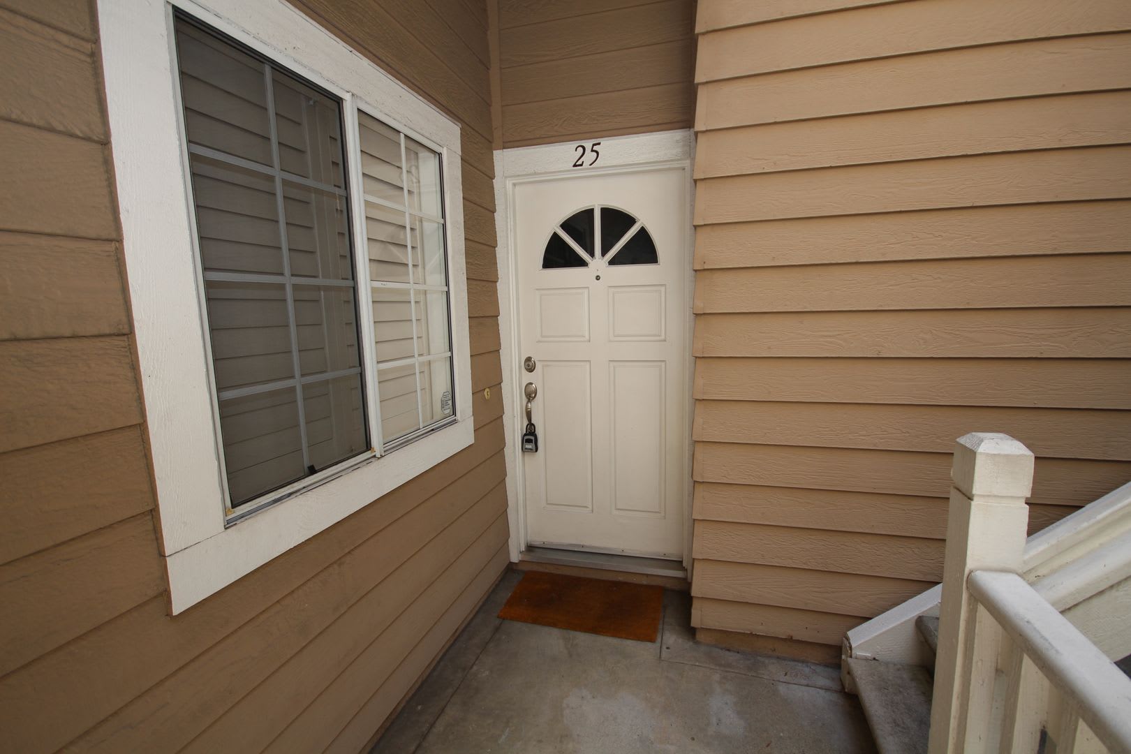 Spacious 2 Bedroom 2-1/2 Bathroom Townhome with 2-car garage in La Jolla near UCSD – photo 1