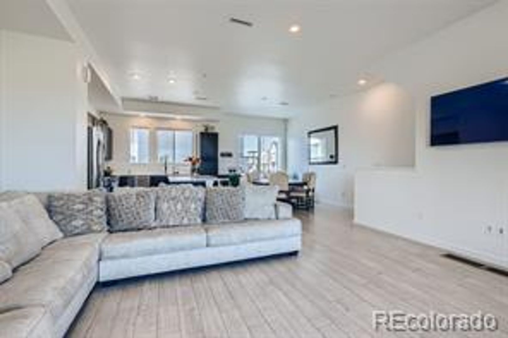 Recently Built Townhome in Hot Midtown! – photo 4