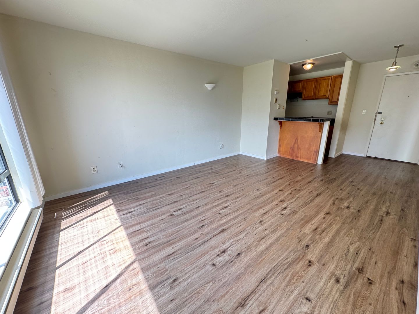 One Bedroom Condo Available in Watergate Community/Emeryville! – photo 5