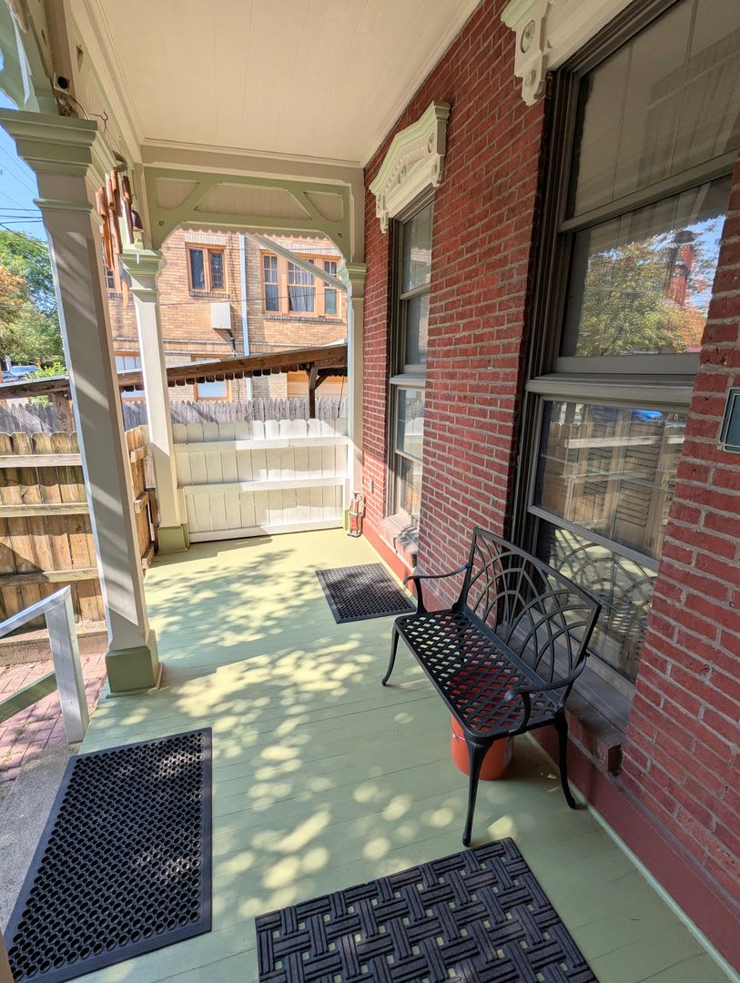 Unique 3 Bedroom, 2.5 Bathroom Single Family Home (Shadyside) – photo 2