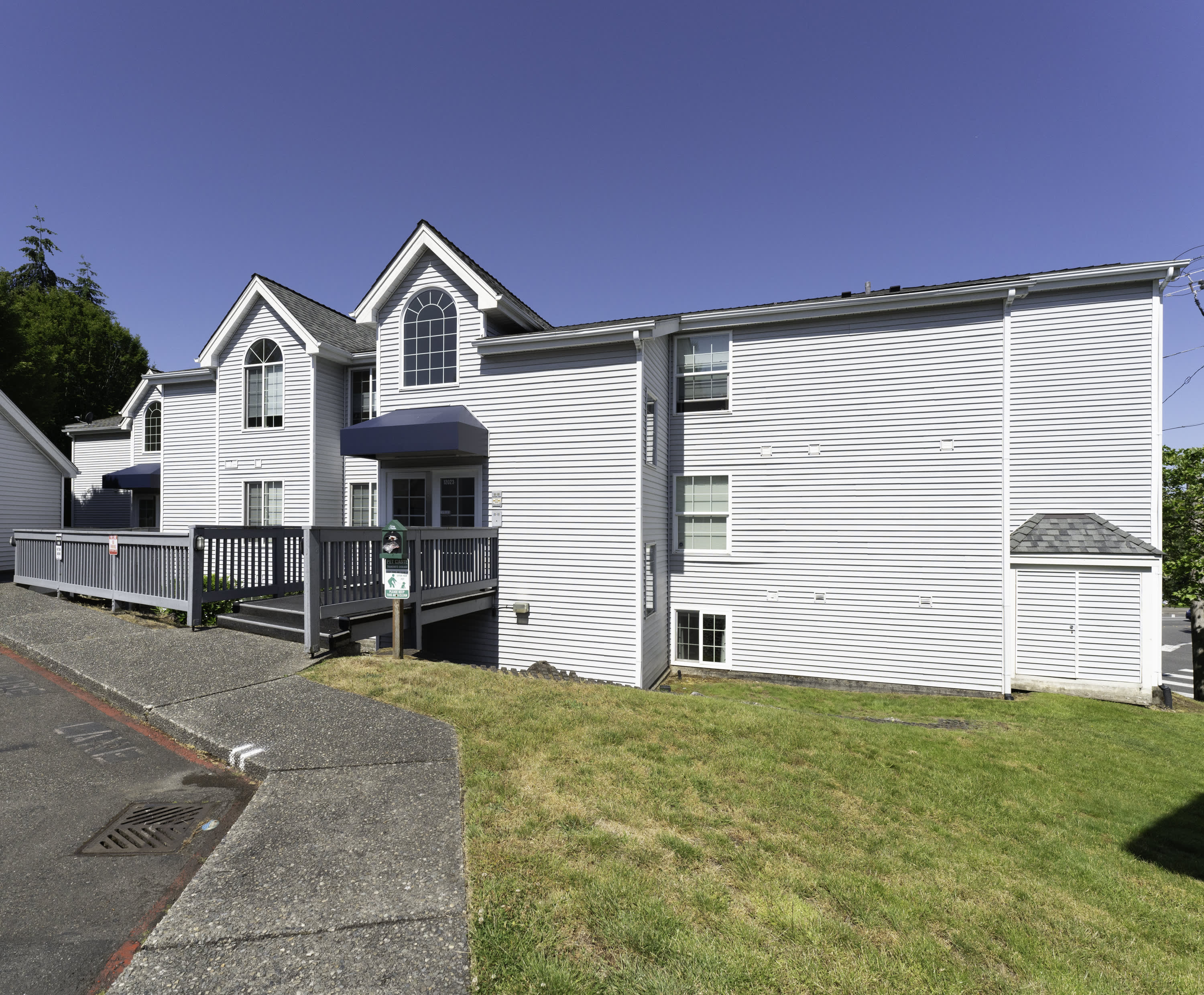 12023 SE 60th St Unit F – photo 2
