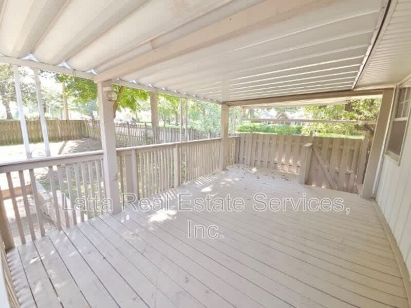 11601 E 61st St – photo 4