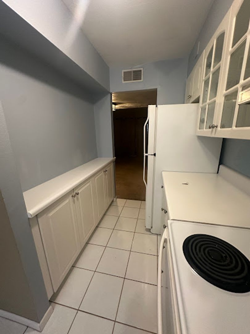 Townhome in Tallwood Oaks – photo 4