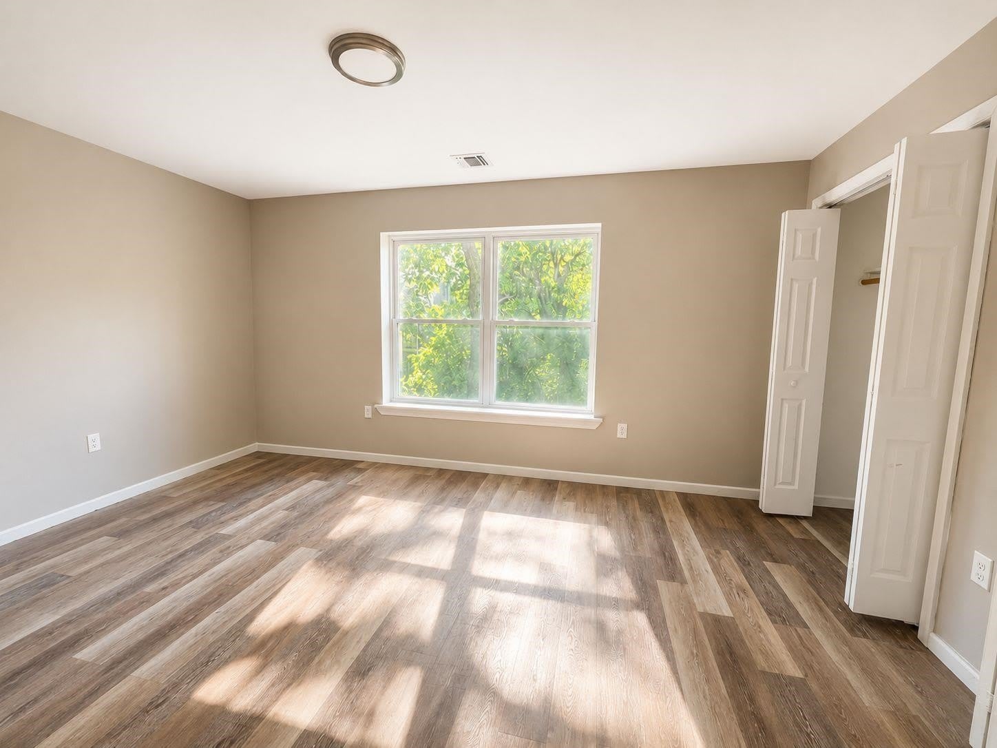 242 GRAHAM AVE – photo 5