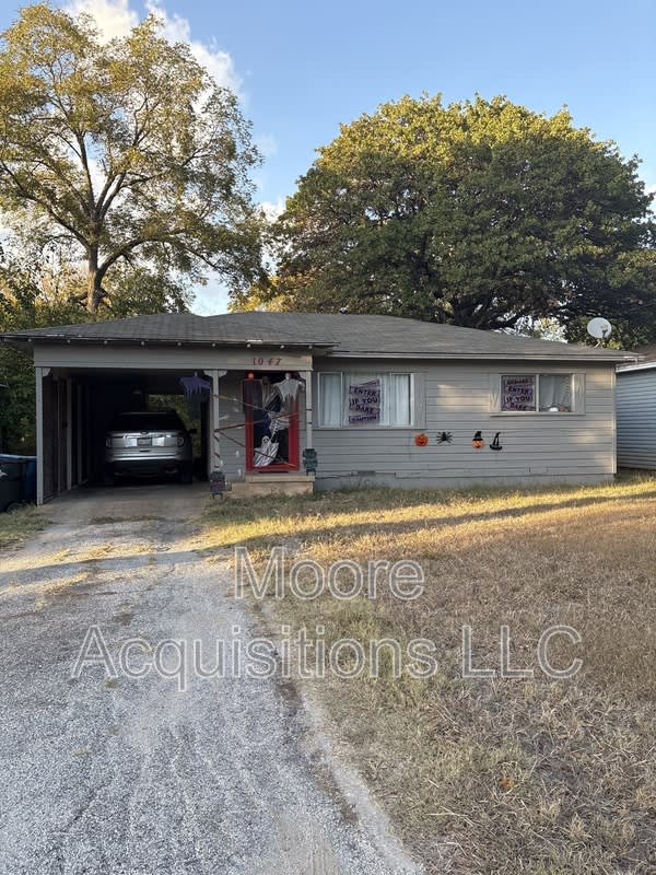 1047 Star St – photo 1