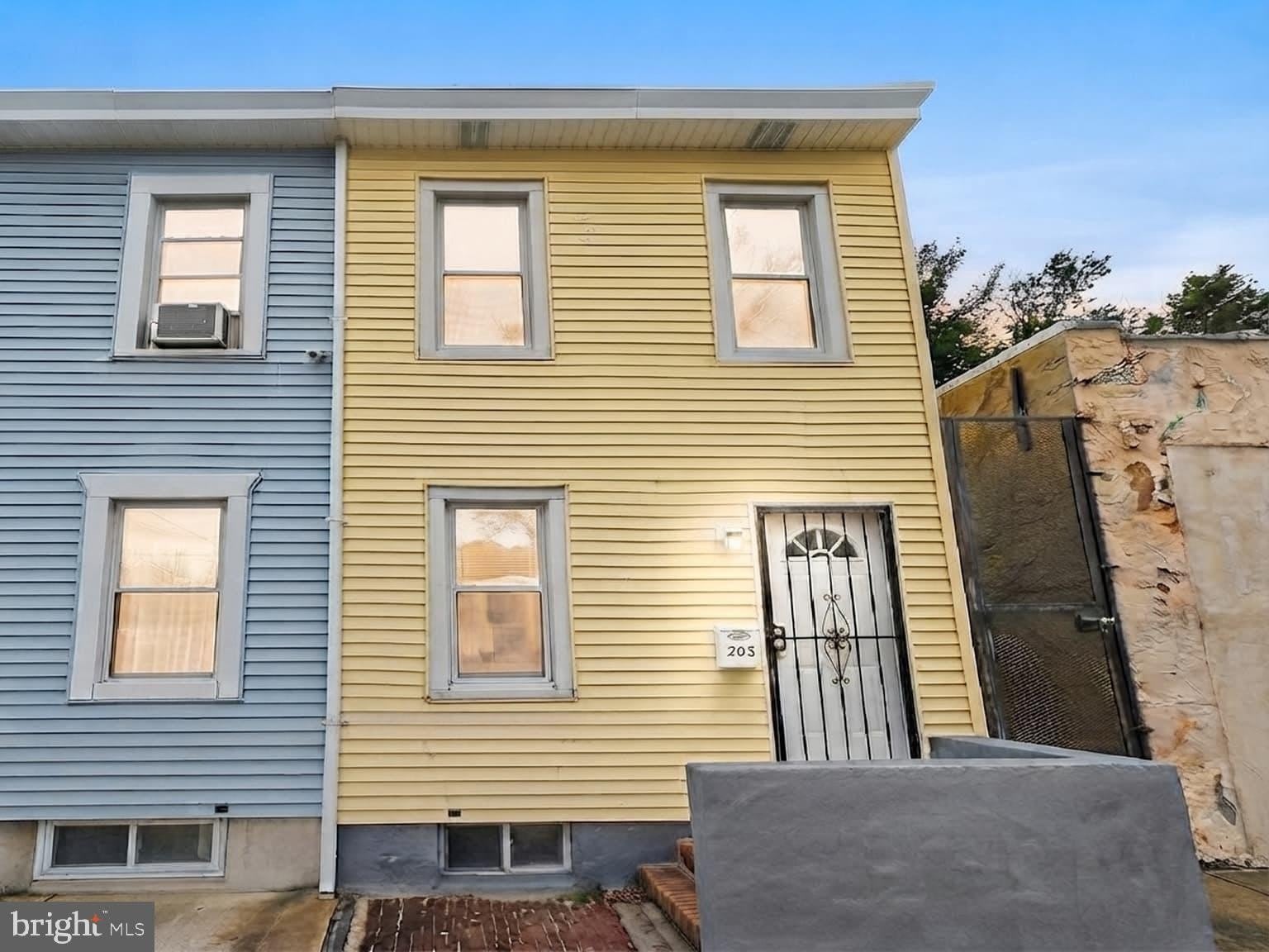 203 3RD Street – photo 1